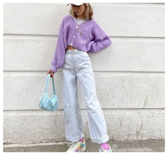 Phối thử một em áo mỏng bên trong để giúp chiếc cardigan thêm nổi bật (Nguồn: Internet) Phối thử một em áo mỏng bên trong để giúp chiếc cardigan thêm nổi bật (Nguồn: Internet)