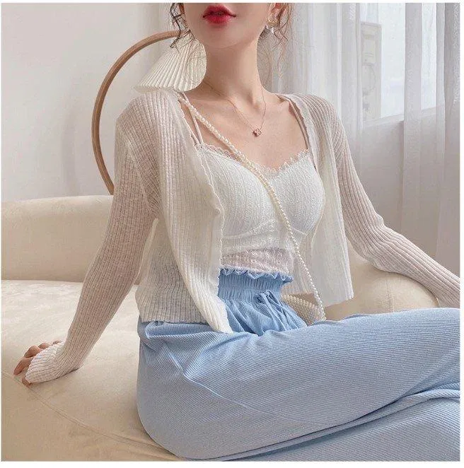 Thử một em cardigan mỏng siêu sành điệu (Nguồn: Internet) Thử một em cardigan mỏng siêu sành điệu (Nguồn: Internet)