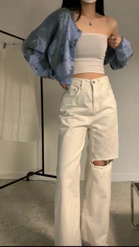 Nếu đã chọn quần baggy ống rộng thì nên lựa ngay một chiếc áo cúp ngực ôm sát sẽ tôn dáng hơn đấy (ảnh: internet) Nếu đã chọn quần baggy ống rộng thì nên lựa ngay một chiếc áo cúp ngực ôm sát sẽ tôn dáng hơn đấy (ảnh: internet)