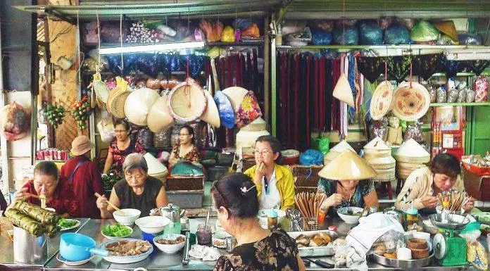 chợ bà Hoa nổi tiếng với người miền Trung (Nguồn: Internet)