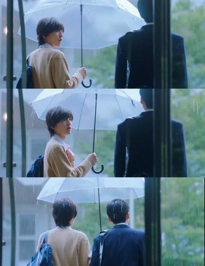 Có nhất thiết chỉ cần che ô là có thể lãng mạn như vậy không?  (Ảnh: Internet)