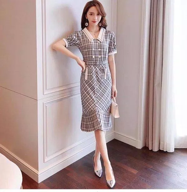 Bộ outfit hiện đại cho những cô nàng công sở (Nguồn: Internet)