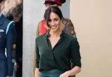Meghan Markle dạo phố với chiếc váy bút chì (Nguồn Internet)