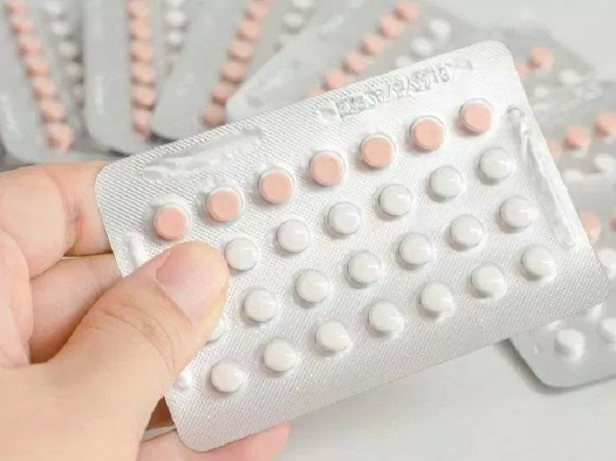 Thuốc tránh thai hằng ngày thường có dạng vỉ 28 viên, mỗi ngày uống 1 viên (Ảnh: Internet).