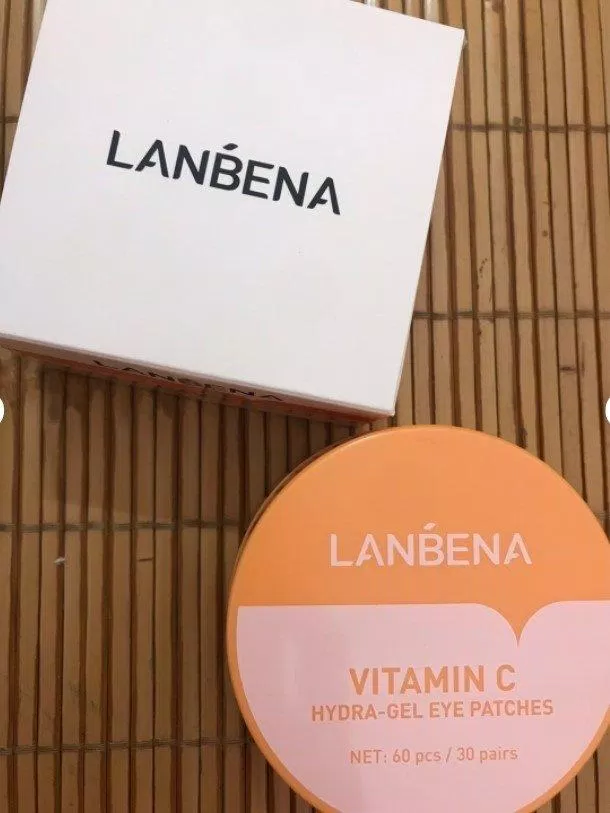 Với nhiều hoạt chất dưỡng trắng, mặt nạ mắt của LANBENA sẽ giúp xòa mờ quầng thâm (Nguồn: Internet)