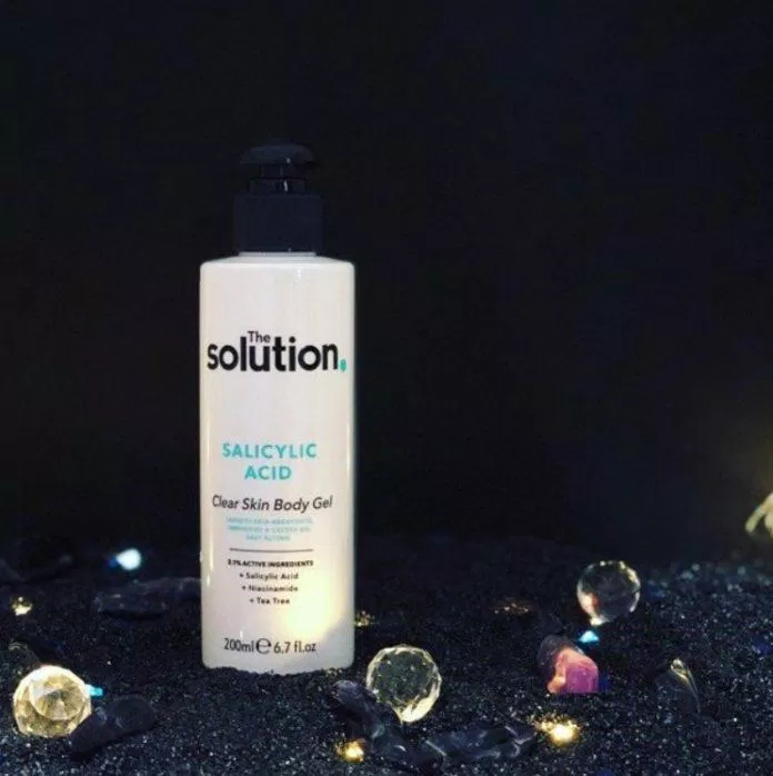 The Solution Salicylic vừa giúp tẩy da chết vừa dưỡng trắng da (Nguồn: Internet)