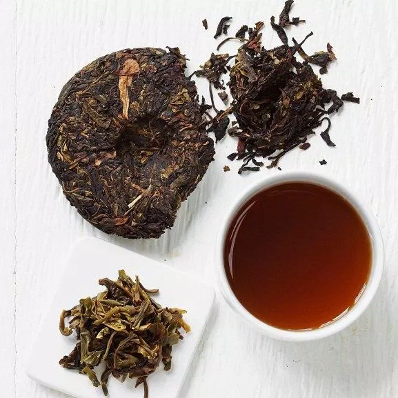 Trà Phổ Nhĩ được làm từ lá của những cây trà cổ thụ (Ảnh: Internet).