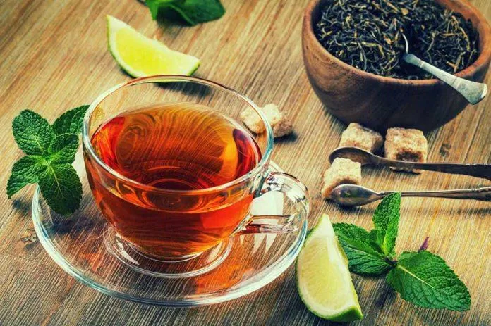 Trà có chứa caffeine giống như cà phê (Ảnh: Internet). Trà có chứa caffeine giống như cà phê (Ảnh: Internet).