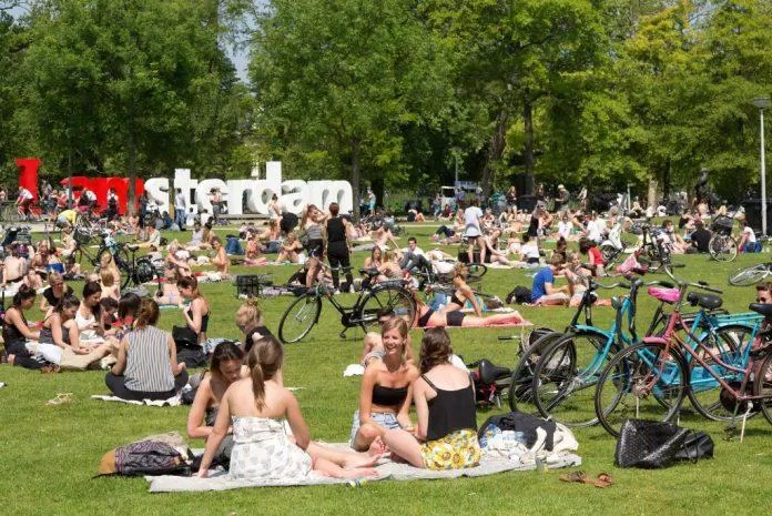 Mọi người rất thích picnic tại công viên (Nguồn: Internet)