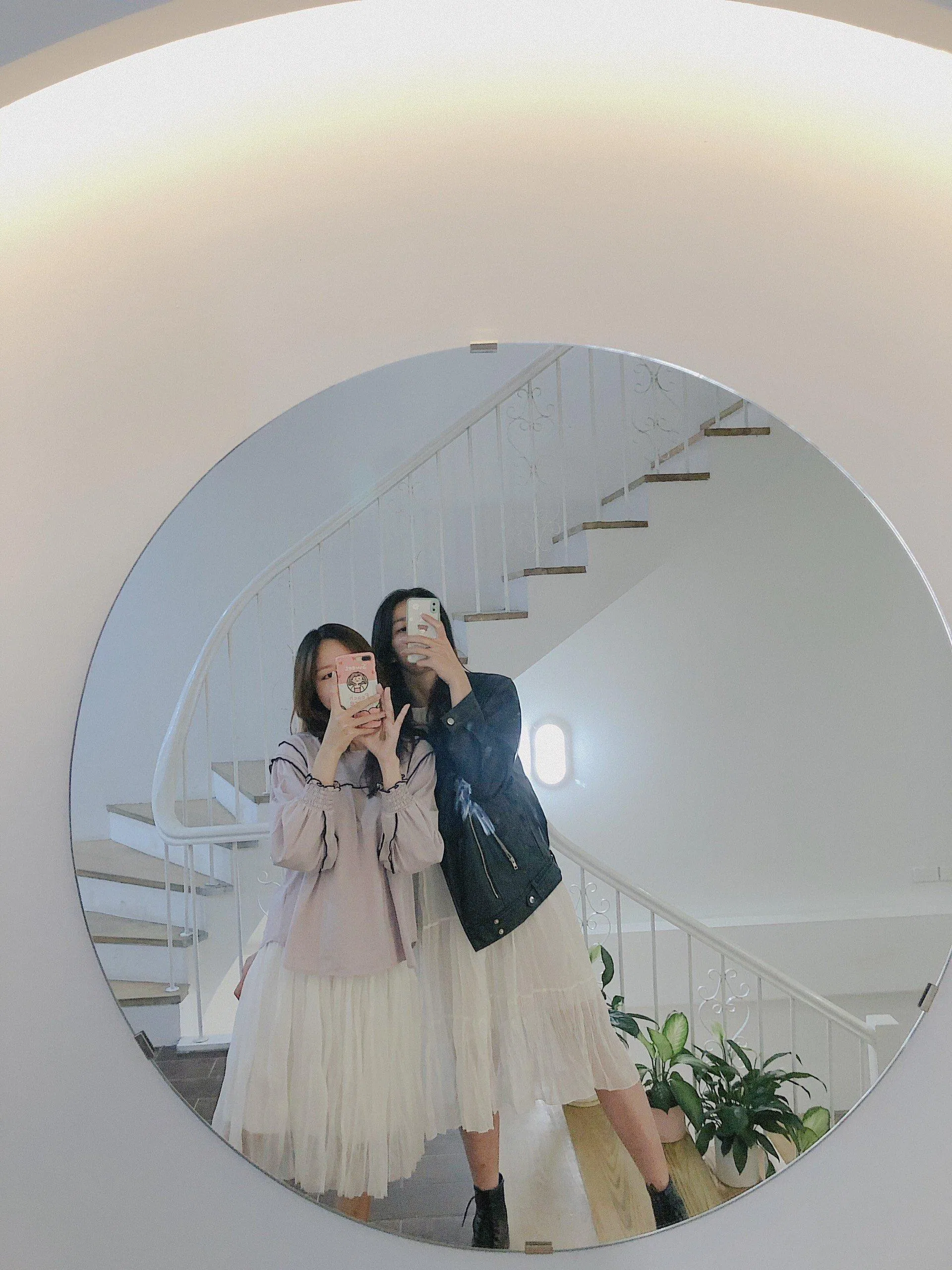 Chiếc gương thần thánh để chụp ảnh đôi (Nguồn: minhlakhenh). Chiếc gương thần thánh để chụp ảnh đôi (Nguồn: minhlakhenh).