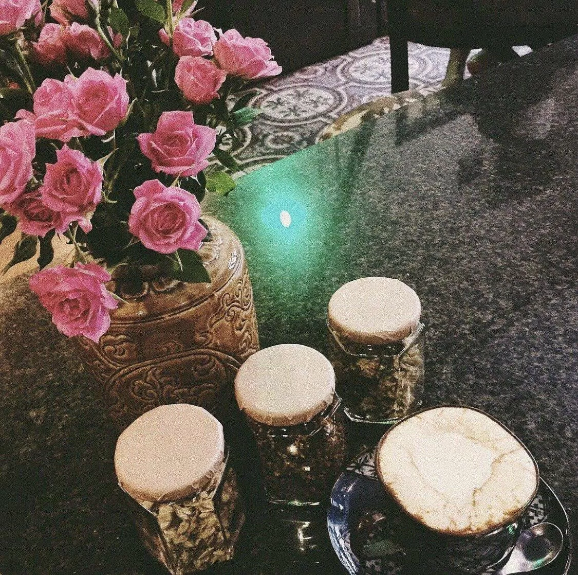 Thưởng thức ly cafe trứng và tận hưởng Hà Nội ngày giao mùa (Nguồn: minhlakhenh). Thưởng thức ly cafe trứng và tận hưởng Hà Nội ngày giao mùa (Nguồn: minhlakhenh).