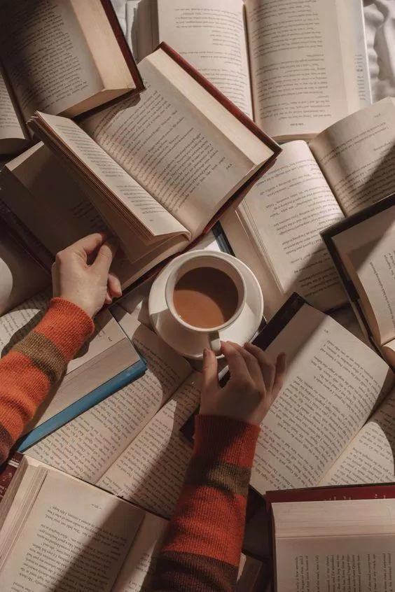 Đọc sách: Bạn đam mê đọc sách? Hãy cùng khám phá những trang sách đầy phép màu, gợi mở kiến thức và cảm xúc đầy mới mẻ. Cùng với sách, bạn sẽ khám phá những thế giới chưa từng biết, rèn luyện khả năng tập trung và phát triển trí tưởng tượng. Hãy đắm chìm trong thế giới ảo của những cuốn sách và tìm kiếm cảm hứng cho cuộc sống.