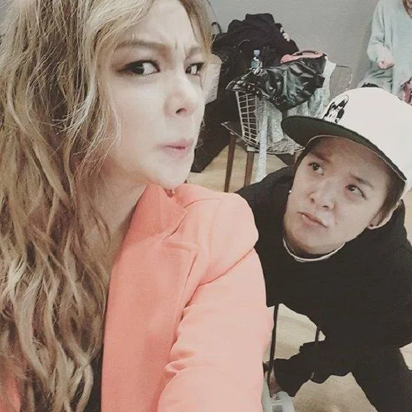 Ailee và Amber Liu là những người bạn bè thân thiết của nhau. (Nguồn: Internet)