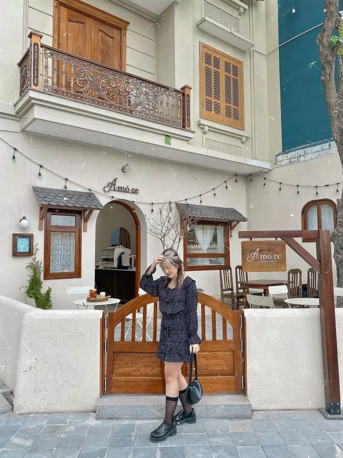 Toàn cảnh bên ngoài của quán cafe - Ảnh: Diệp Shò Toàn cảnh bên ngoài của quán cafe - Ảnh: Diệp Shò