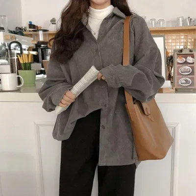 Shacket dạ cùng áo cổ lọ phối layer cực ấm áp và thời trang (ảnh: internet) Shacket dạ cùng áo cổ lọ phối layer cực ấm áp và thời trang (ảnh: internet)