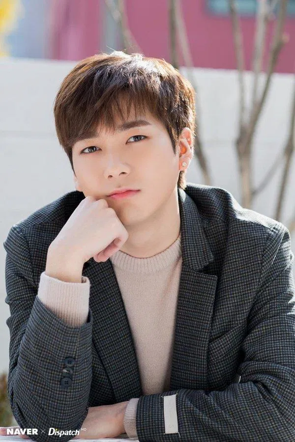 12 idol KPOP con nhà người ta với thành tích học tập cực đỉnh ARON NUEST Block B Eric Nam học tập Hyerim Idol idol học giỏi idol KPOP idol kpop học giỏi John Park KPOP Kyuhyun Super Junior Park Kyung Park Kyung Block B Red Velvet RM BTS Seohyun SNSD Sojin Girl s Day Super Junior Taeyang Taeyang Big Bang thành tích Wendy Wendy (Red Velvet) Xiumin EXO