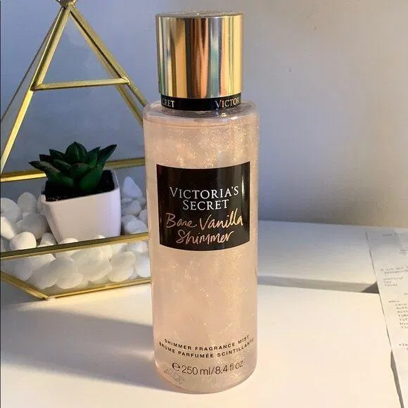 Body Mist Victoria’s Secret Bare Vanilla (Ảnh: internet)