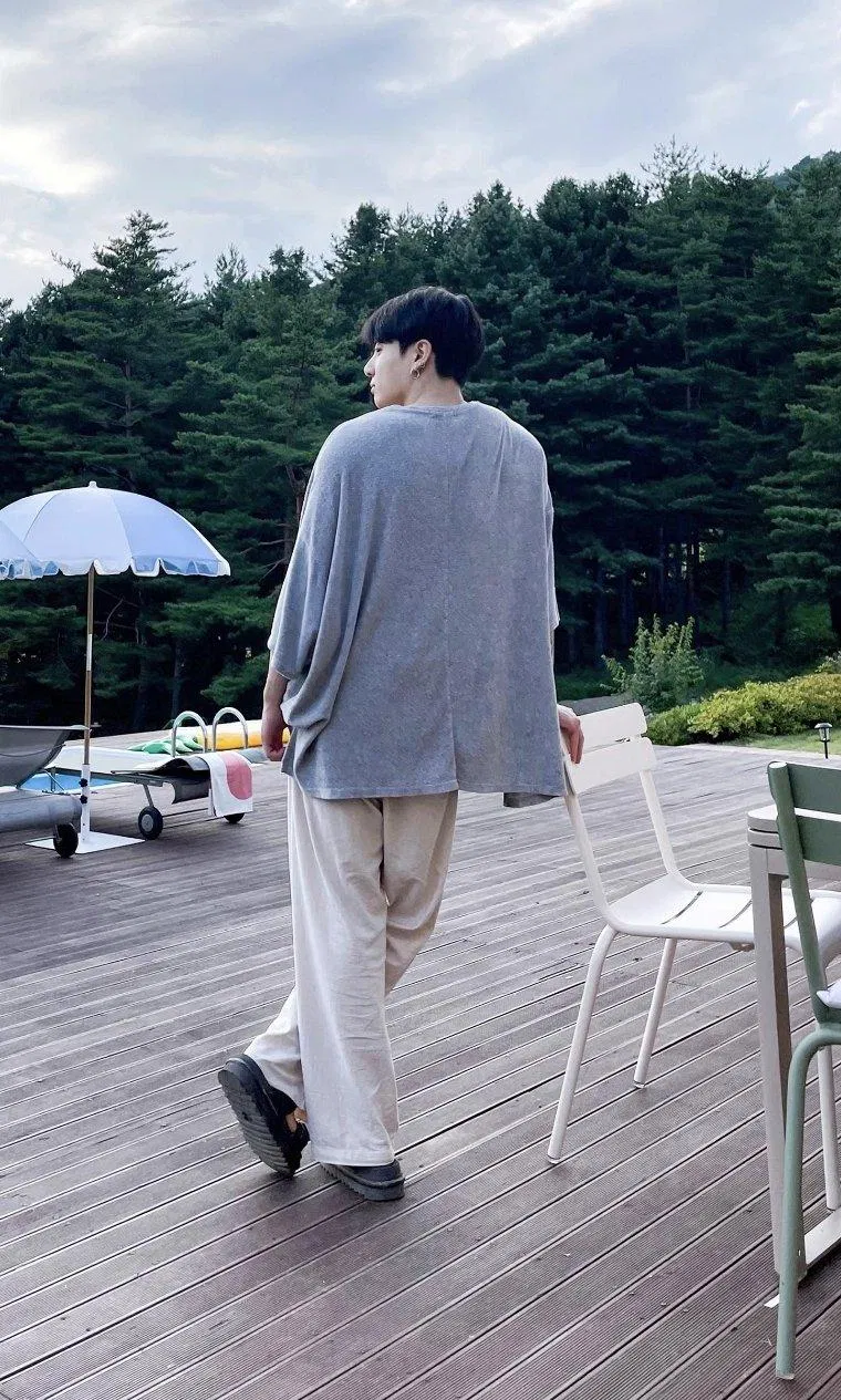 Tỷ lệ cơ thể tuyệt vời của Jungkook. (Ảnh: Internet)