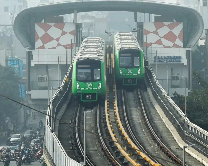 Ga La Thành, một trong 12 nhà ga chính của tuyến Cát Linh - Hà Đông, chụp từ trên cao (Ảnh: BlogAnChoi).