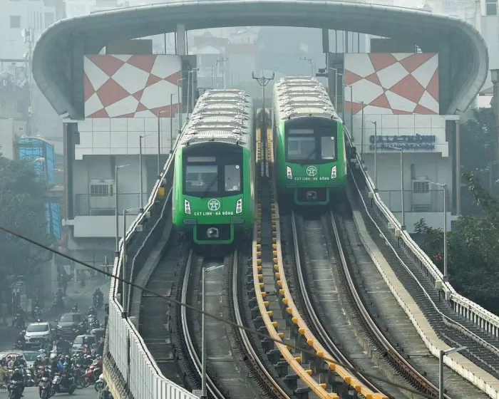 Ga La Thành, một trong 12 nhà ga chính của tuyến Cát Linh - Hà Đông, chụp từ trên cao (Ảnh: BlogAnChoi). Ga La Thành, một trong 12 nhà ga chính của tuyến Cát Linh - Hà Đông, chụp từ trên cao (Ảnh: BlogAnChoi).