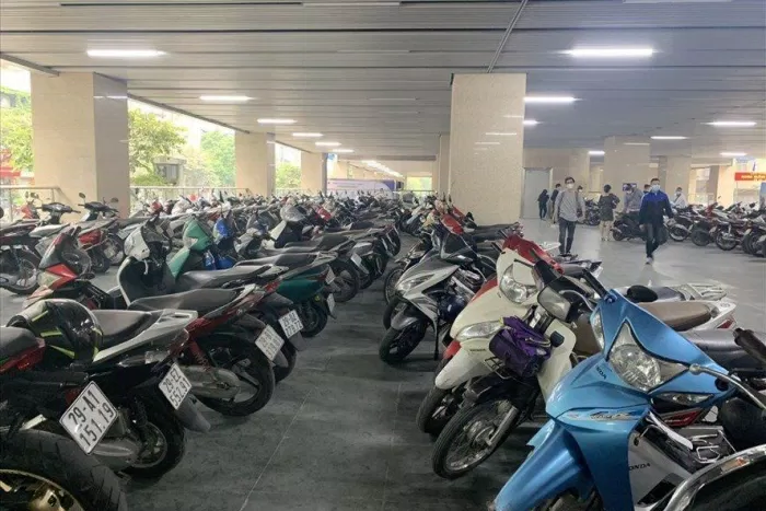 Bãi đậu xe máy tại ga Cát Linh (Ảnh: Internet)
