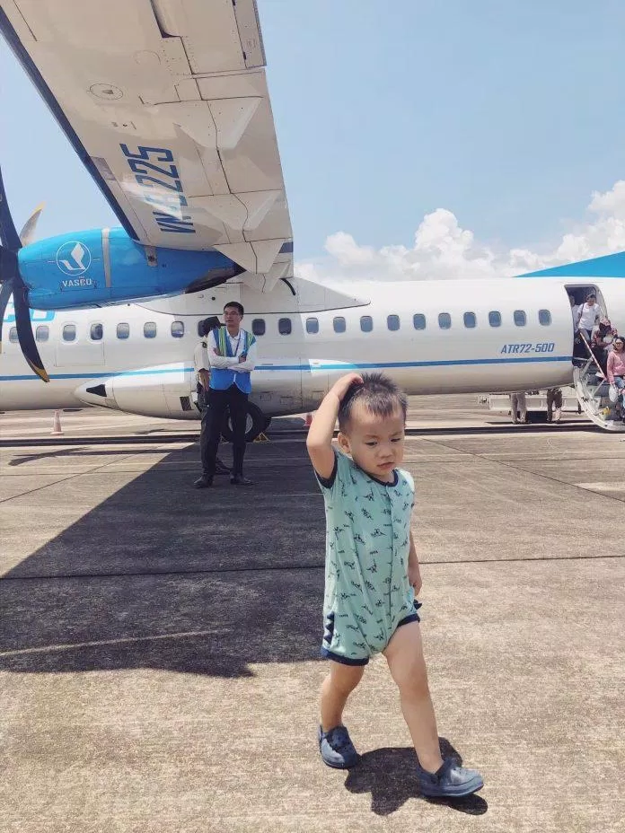 Em bé lên Điện Biên thăm ông bà nội (Nguồn: Ngân Hà). Em bé lên Điện Biên thăm ông bà nội (Nguồn: Ngân Hà).