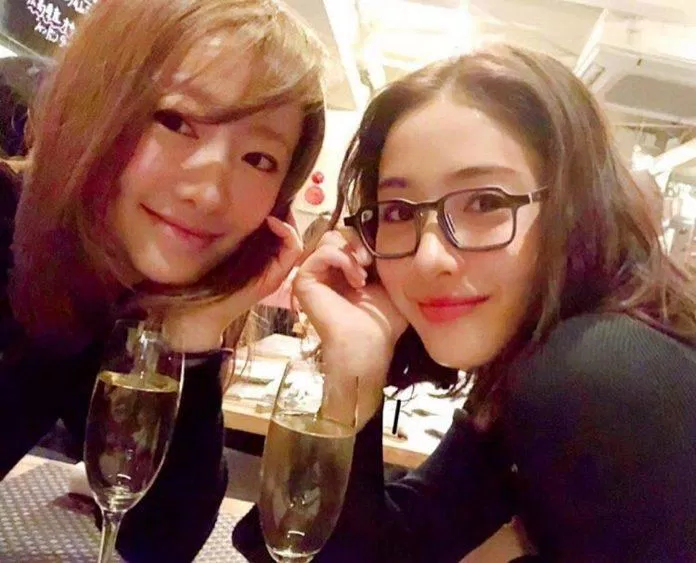 Vị trí Á quân thuộc về đôi bạn Ishihara Satomi (sinh năm 1986) và Matsumoto Marika (sinh năm 1984) với 337 bình chọn từ người hâm mộ. Một người là biểu tượng nhan sắc Nhật Bản một thời, người còn lại là nữ diễn viên trường phái thực lực của điện ảnh xứ hoa anh đào. (Nguồn: Internet)