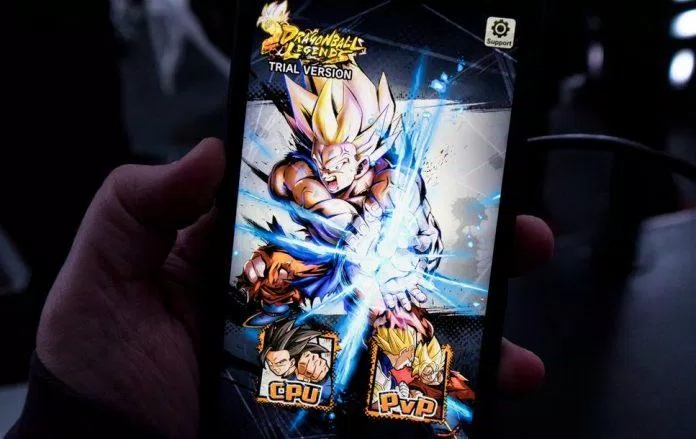 Game Dragon Ball Legends chơi trên điện thoại (Ảnh: Internet).