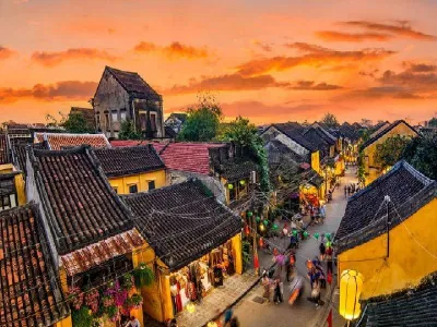 Hội An - rực rỡ hoàng hôn trong ánh chiều tà (Ảnh: Internet). Hội An - rực rỡ hoàng hôn trong ánh chiều tà (Ảnh: Internet).