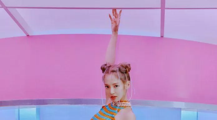 Hyoyeon (SNSD) cực nhí nhảnh trong MV Second (Ảnh: Internet)