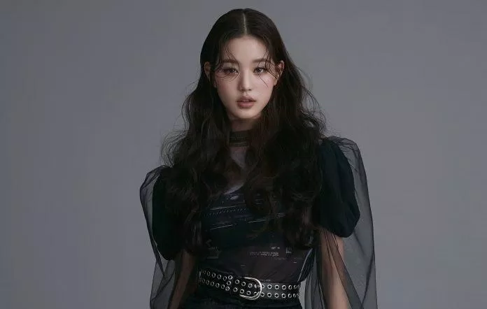 Jang Won Young (IVE) thần tượng K-Pop được biết đến với thần thái "sang chảnh". (Nguồn: Internet) Jang Won Young (IVE) thần tượng K-Pop được biết đến với thần thái "sang chảnh". (Nguồn: Internet)