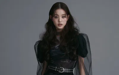 Jang Won Young (IVE) thần tượng K-Pop được biết đến với thần thái "sang chảnh". (Nguồn: Internet) Jang Won Young (IVE) thần tượng K-Pop được biết đến với thần thái "sang chảnh". (Nguồn: Internet)