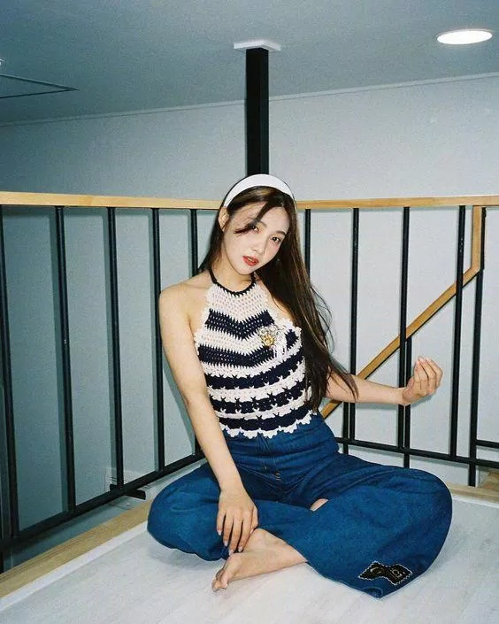Nàng Joy (Red Velvet) cực ưa chuộng những set đồ len nhí nhảnh (Ảnh: Internet)