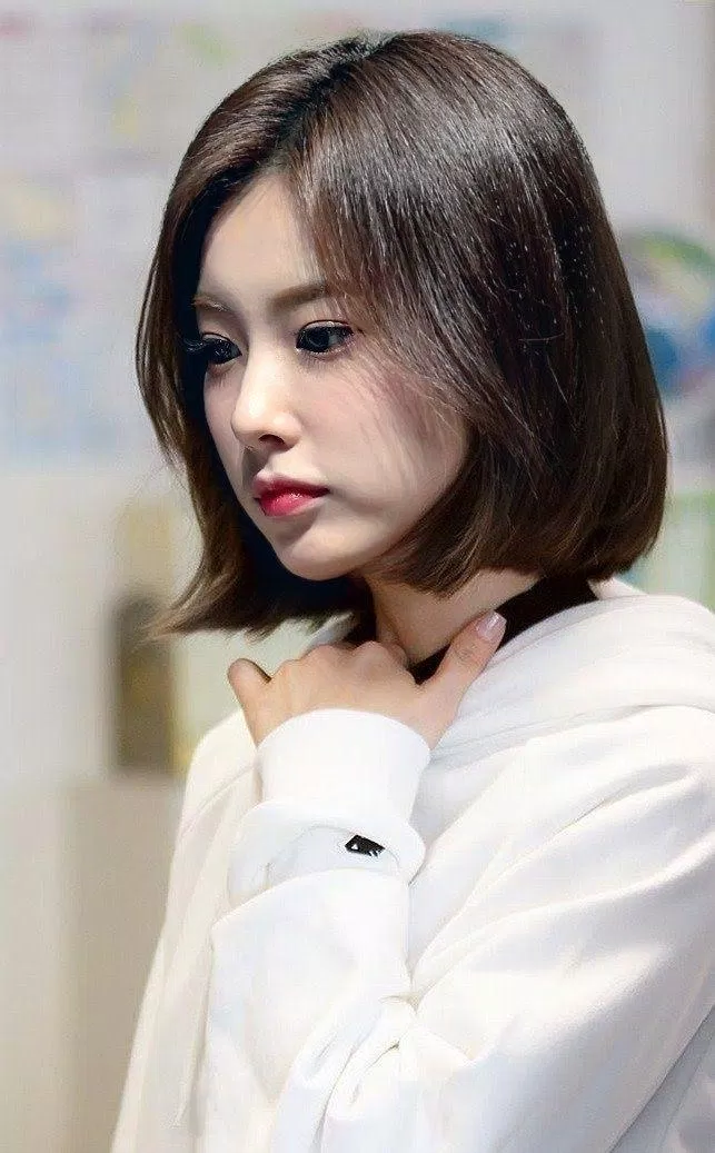Kang Hyewon nữ thần tượng K-Pop hoàn toàn phù hợp với kiểu tóc ngắn. (Nguồn: Internet)