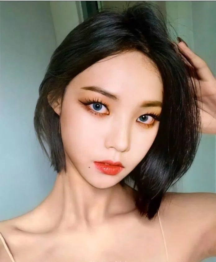 Karina (aespa) nữ thần tượng K-Pop hoàn toàn phù hợp với kiểu tóc ngắn. (Nguồn: Internet)