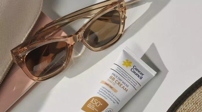 Kem chống nắng Cancer Council BB Cream Light Matte hỗ trợ che khuyết điểm và chống nắng ( Nguồn: internet)