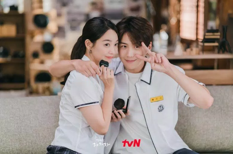 Kim Seon Ho và Shin Min Ah cặp đôi trong phim truyền hình K-Drama hàng đầu năm 2021. (Nguồn: Internet)