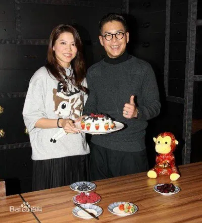 Gia đình Lâm Hiểu Phong từng là gia đình kiểu mẫu showbiz Hong Kong (Nguồn: Internet). Gia đình Lâm Hiểu Phong từng là gia đình kiểu mẫu showbiz Hong Kong (Nguồn: Internet).