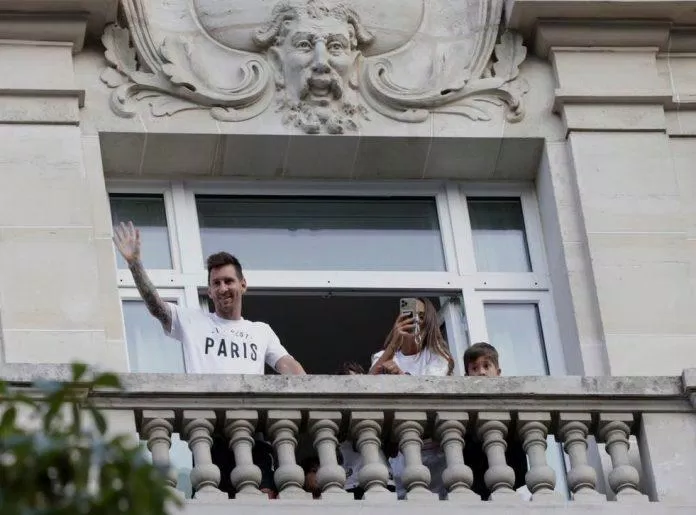 Gia đình Messi ở trong khách sạn khi mới đến Paris (Ảnh: Internet). Gia đình Messi ở trong khách sạn khi mới đến Paris (Ảnh: Internet).