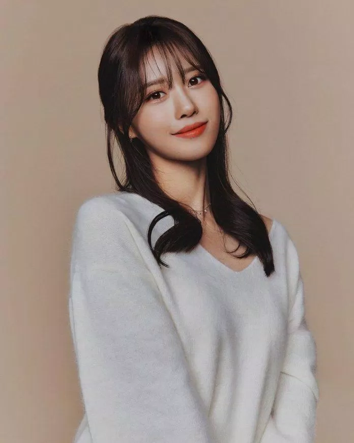 Mijoo (Lovelyz) thần tượng K-Pop thế hệ thứ ba thống trị các chương trình truyền hình thực tế. (Nguồn: Internet)