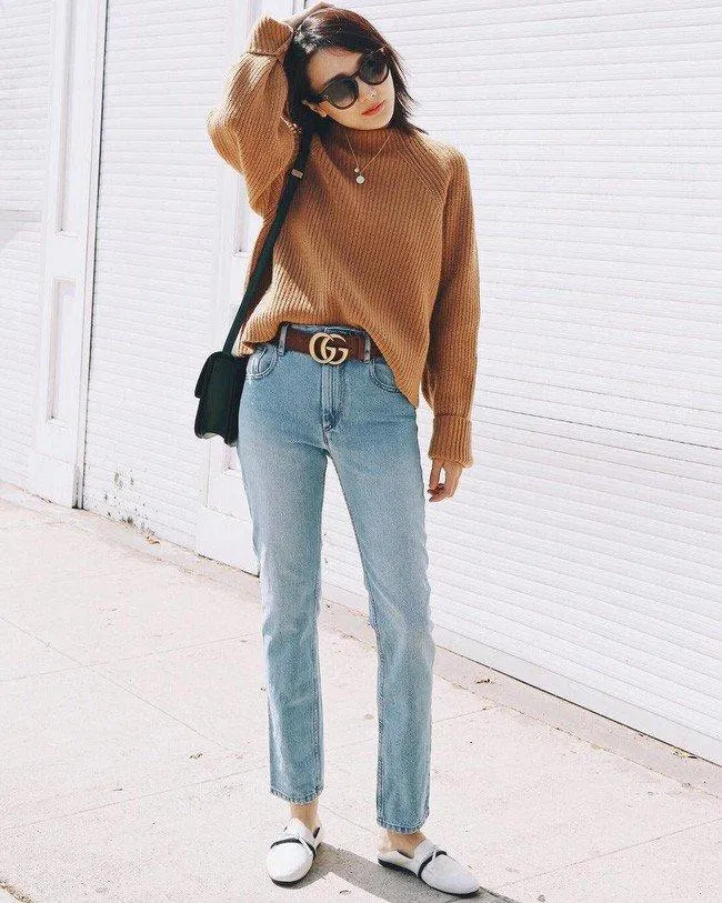 Jean ống đứng với điểm nhấn là thắt lưng (Nguồn: Internet) Jean ống đứng với điểm nhấn là thắt lưng (Nguồn: Internet)