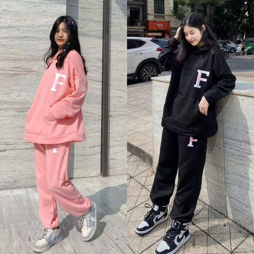 Phối đồ với áo hoodie và quần jogger (Nguồn: Internet)