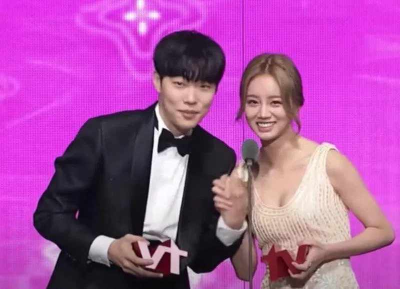 Ryu Jun Yeol & Hyeri một trong những cặp đôi đẹp của làng giải trí Hàn Quốc. (Nguồn: Internet)