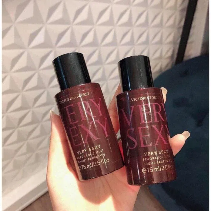 TOP 10 body mist Vitorias Secret: mùi nào thơm nhất dành cho bạn? Body Body mist Body mist la gi body mist Victoria s Secret body mist Vitoria s Secret mua body mist ictoria s Secret ơ đâu mùi hương mùi hương xịt Body mist Secret Love Top 10 Victoria s Secret Amber Romance Victoria s Secret Aqua Kiss Victoria s Secret Bare Vanilla Victoria s Secret Coconut Passion Victoria s Secret Love Spell Victoria s Secret Midnight Bloom Victoria s Secret Party Kiss Victoria s Secret Pink Sweet Flirty Vacay Victoria s Secret Pure Seduction Victorias Secret