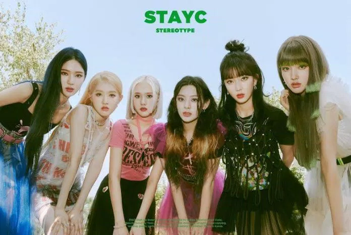 STAYC nhóm nhạc nữ sẽ dẫn đầu K-Pop vào năm 2022, theo người hâm mộ. (Nguồn: Internet)