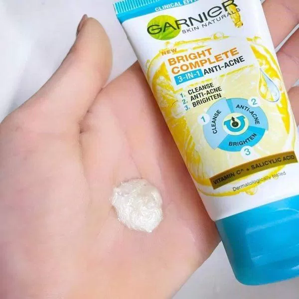 79 Review sữa rửa mặt Garnier Bright Complete 3in1 Foam Anti Acne: trị mụn, dưỡng sáng da mới nhất 12 Kết cấu