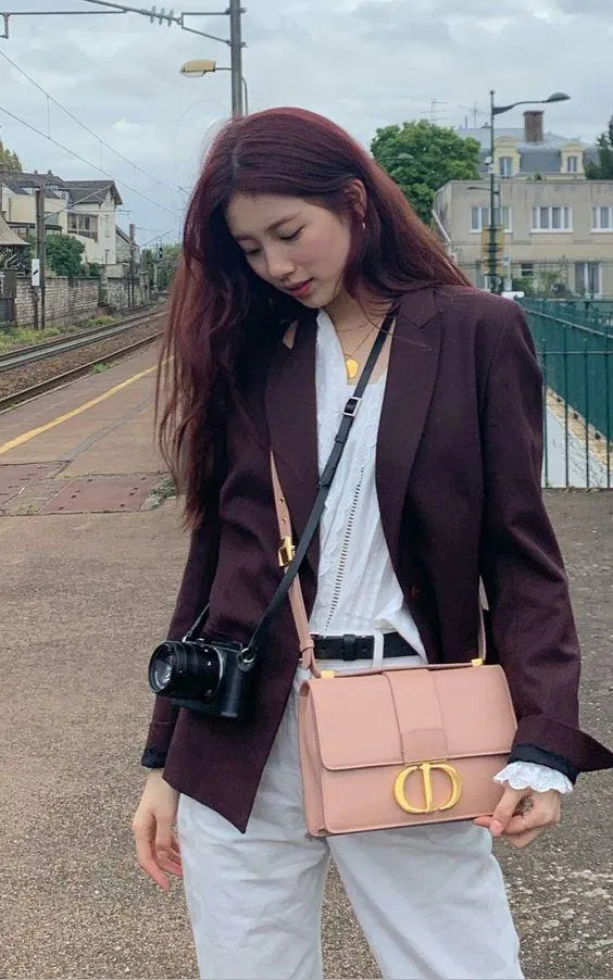 Công thức mà mọi cô gái đều có thể diện được như quần jeans mix cùng blazer (Nguồn: Internet) Công thức mà mọi cô gái đều có thể diện được như quần jeans mix cùng blazer (Nguồn: Internet)
