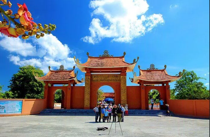 Cổng Thiền Viện Trúc Lâm Phương Nam. (Ảnh: Internet)