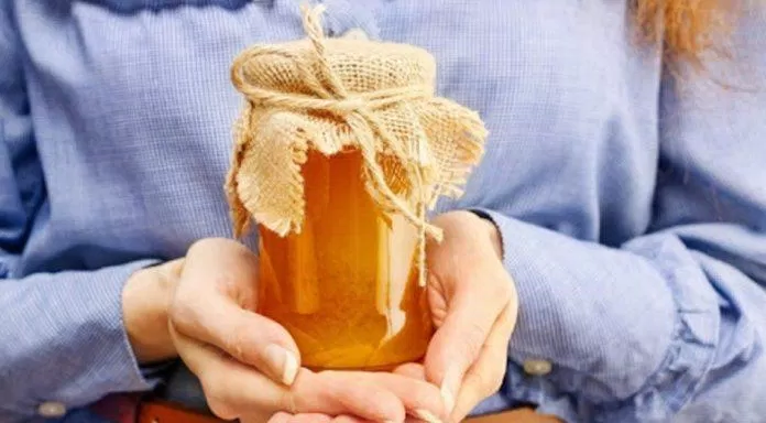 Mật ong được nuôi ở những công ty uy tín cũng có chất lượng không kém mật ong tự nhiên.  (Ảnh: Internet)