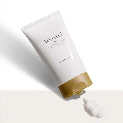 Skin1004 Madagascar có chứa chiết xuất rau má thần thánh (Nguồn: Internet)